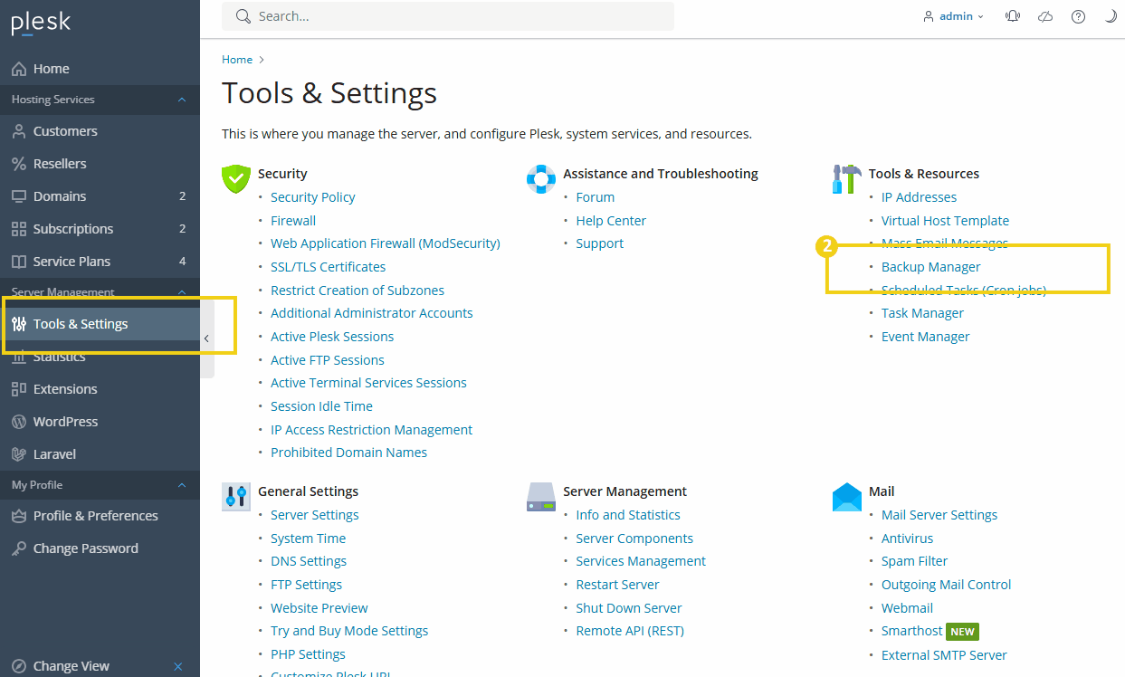 Interface do Plesk com foco na seção 'Tools & Settings', mostrando opções como Backup Manager e configurações de servidor.