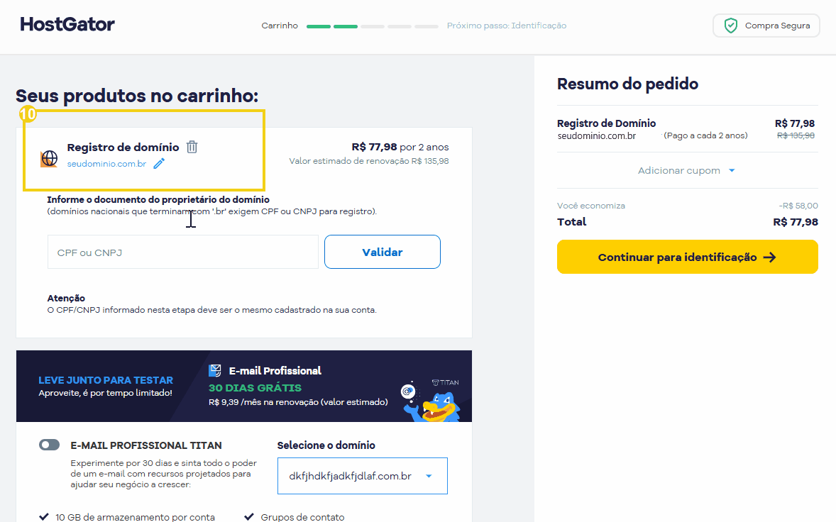 Imagem de página de checkout do HostGator mostrando a compra de domínio nacional com opções de validação e resumo do pedido.