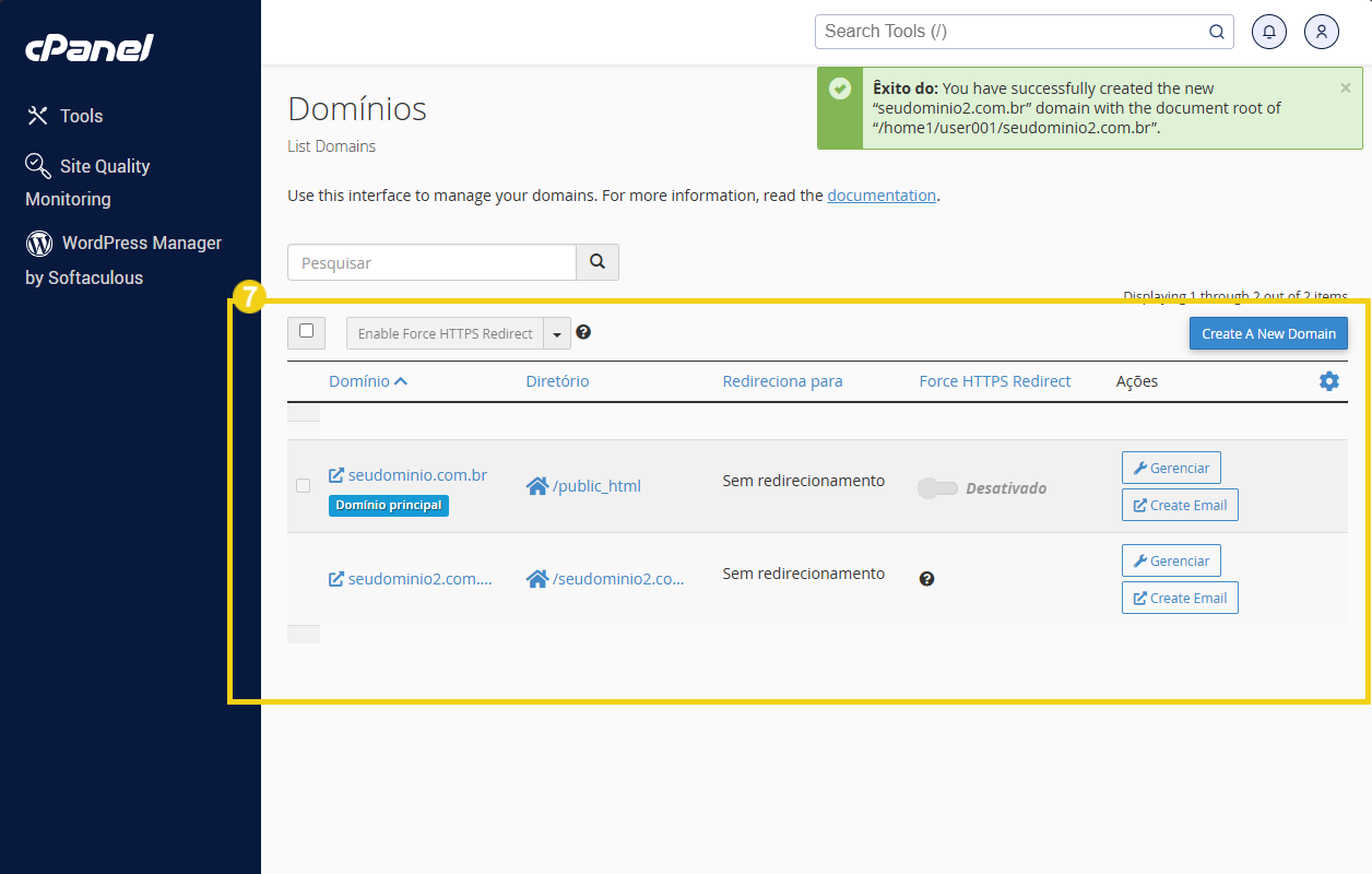 Tela de gerenciamento de domínios no painel de controle do cPanel, mostrando opções para criar e gerenciar domínios, com destaque para a criação de novos domínios e configurações de redirecionamento.