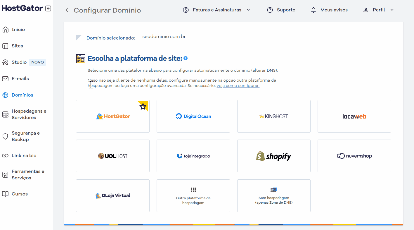 Tela do painel de controle do HostGator mostrando a escolha da plataforma de site, com opções como HostGator, DigitalOcean, KingHost, locaweb, UOL Host, Loja Integrada, Shopify, Nuvem Shop, D Loja Virtual, Hospedagem sem DNS e outras.