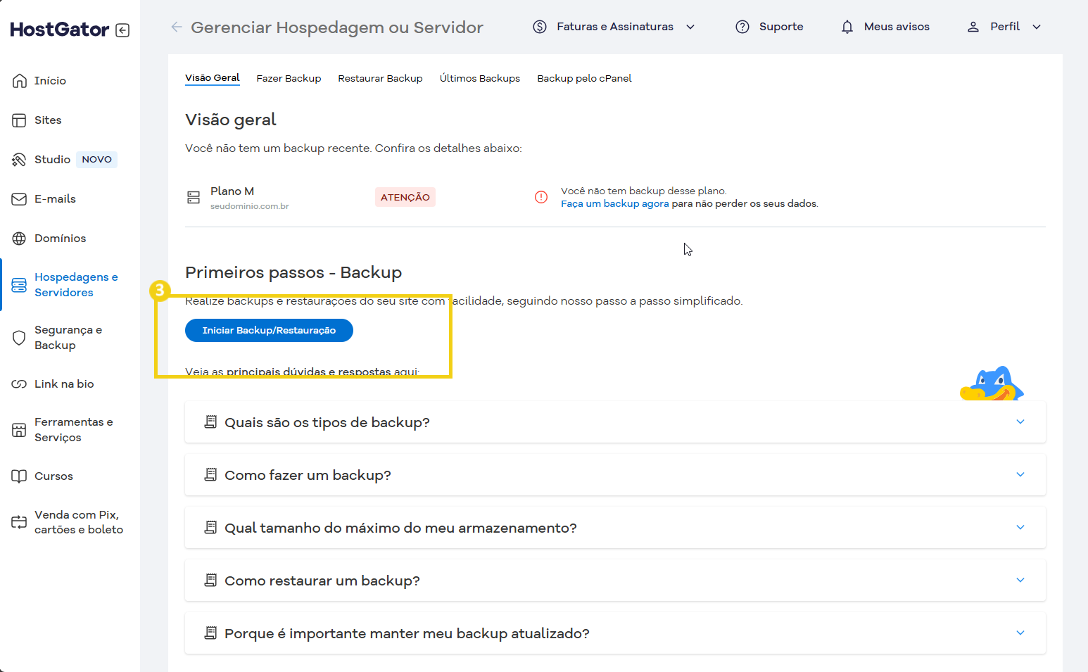 Tela de gerenciamento de hospedagem de servidor na plataforma HostGator, mostrando opções para criar backups