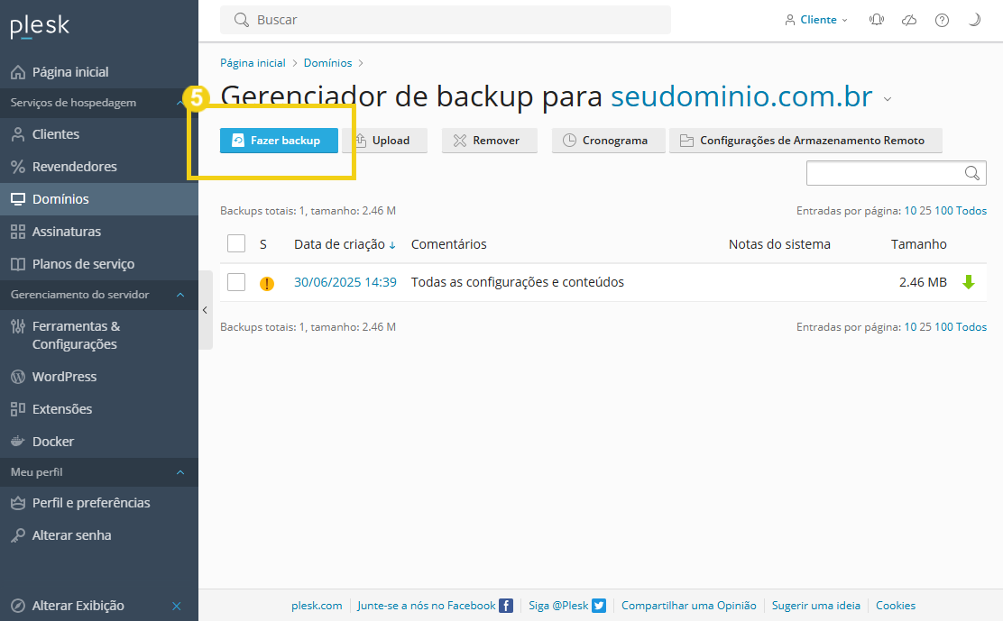 Tela de gerenciamento de backup no Plesk para o domínio seudominio.com.br, destacando o botão 'Fazer backup' e detalhes