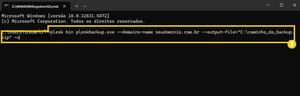 Imagem de captura de tela de um prompt de comando do Windows que mostra um comando para criar backup de um site usando plesk.