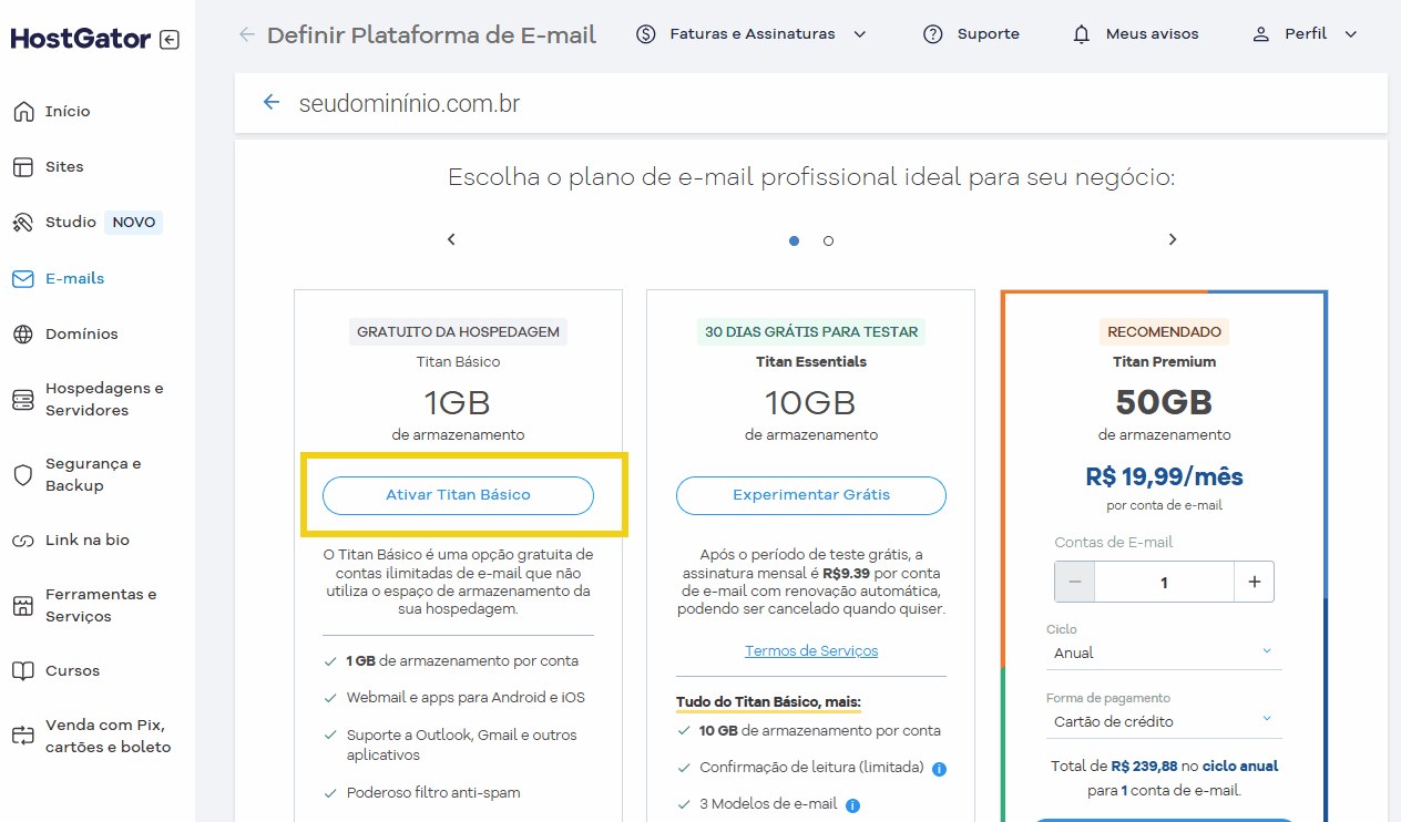 Tela de configuração de plataformas de e-mail no HostGator, com destaque para a seleção da plataforma Titan Free