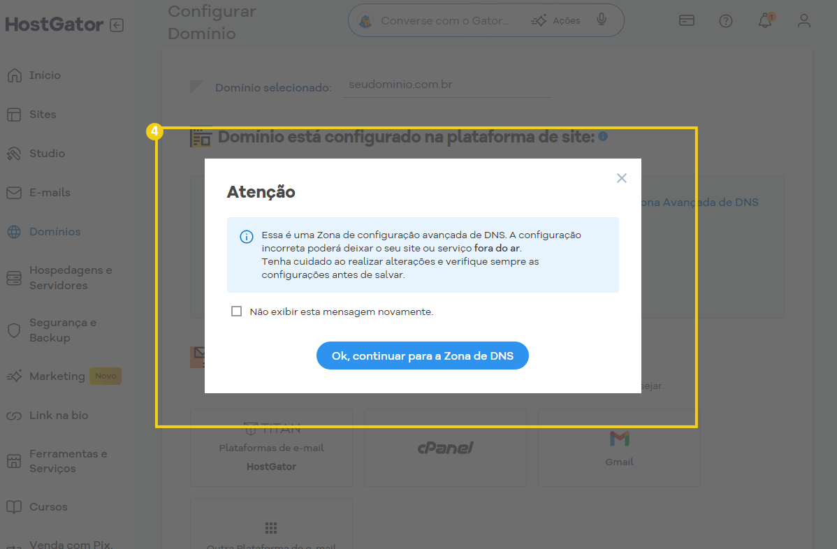 Imagem mostrando uma tela de configuração de DNS no painel do HostGator, destacando um aviso de zona de configuração avançada de DNS.