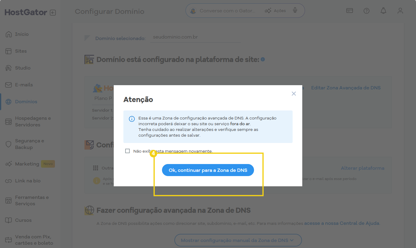 Imagem mostrando a tela de configuração avançada de DNS na plataforma HostGator, com destaque na opção de avançar para a zona DNS.