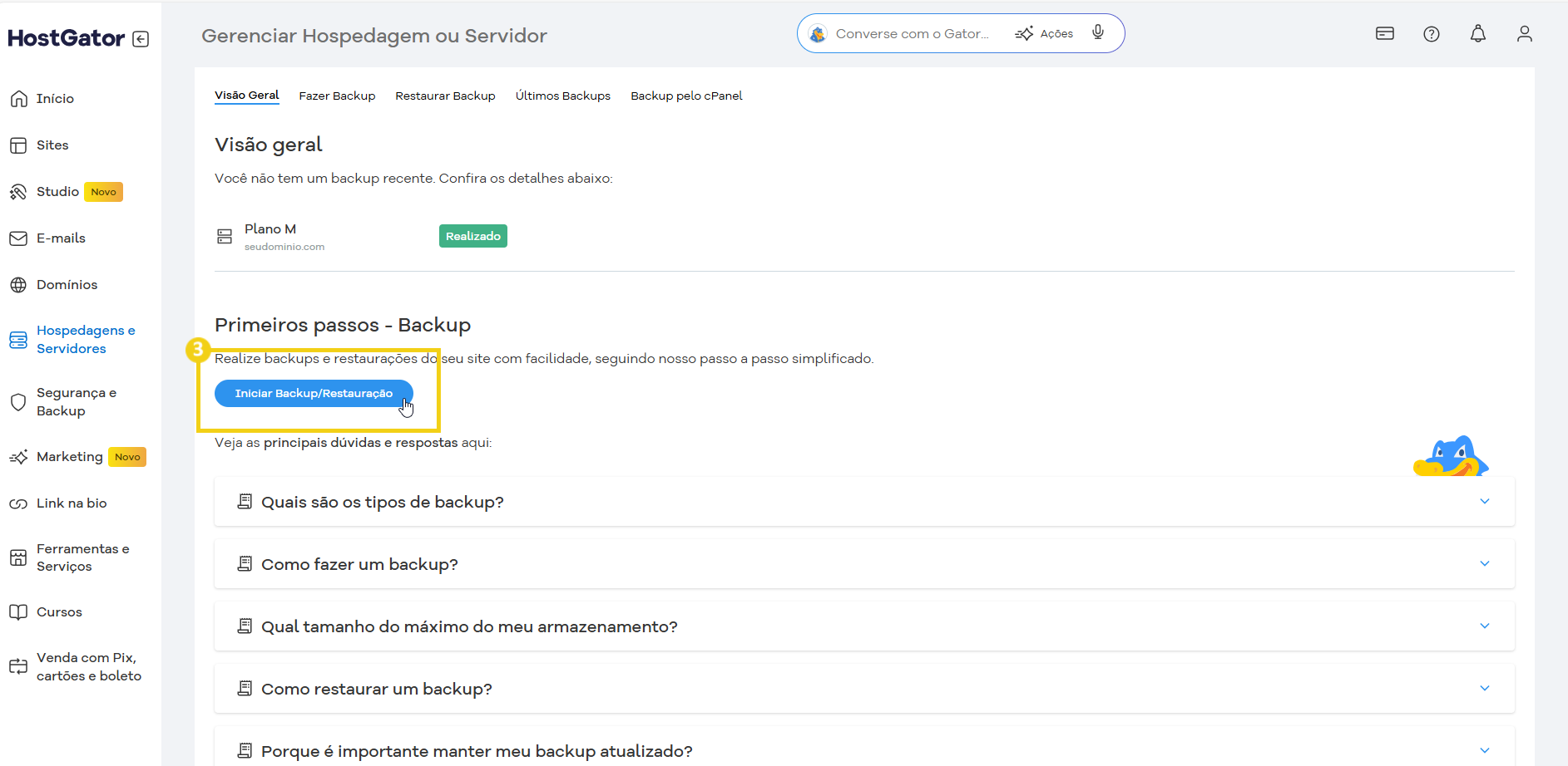 Tela de gerenciamento de hospedagem com opções de backup no painel do HostGator, incluindo botão de iniciar backup/restauração. 