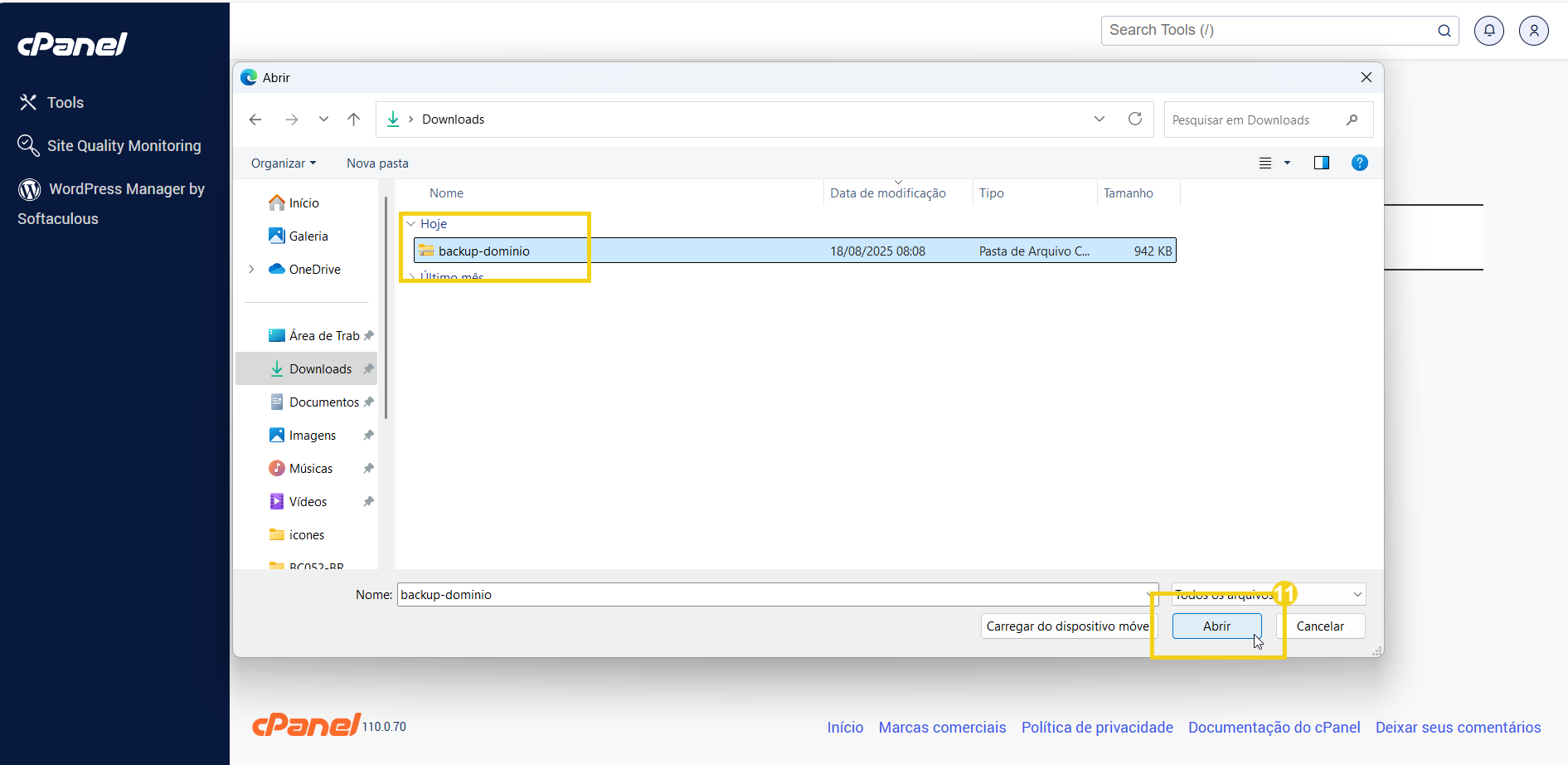 cPanel mostrando a navegação no Windows para selecionar arquivo de backup e a opção de abrir.