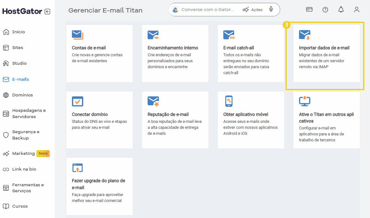 Tela de gerenciamento de e-mails titan na plataforma HostGator, destacando a opção para importar dados de e-mail de um servidor remoto via IMAP. 