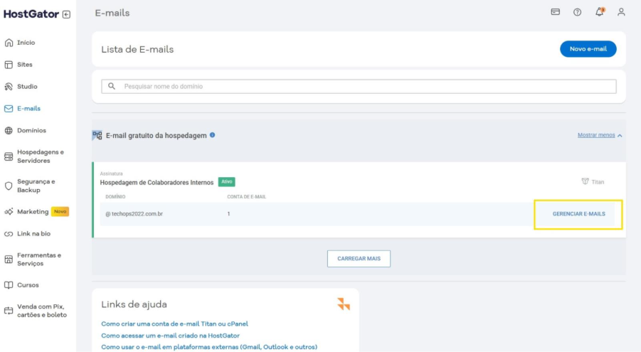 Tela de gerenciamento de e-mails, com a lista de serviços de e-mail e o botão "Gerenciar E-mails" para o serviço Titan em destaque. 