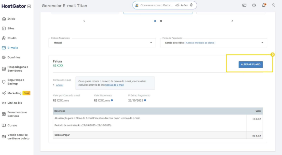 Tela de gerenciamento de E-mail Titan com o botão 'ALTERAR PLANO' em destaque, permitindo alterar o número de contas.