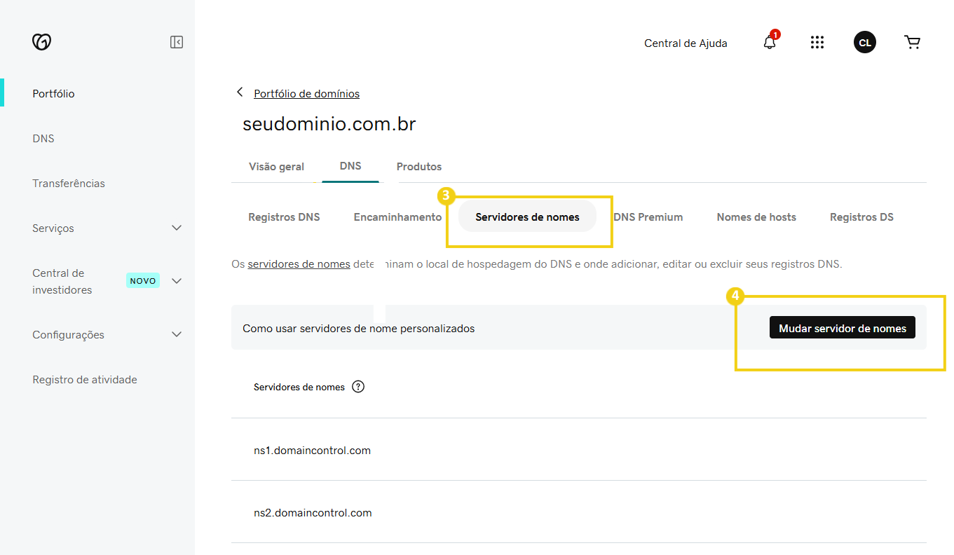 Imagem mostra tela de administração da GoDaddy. Na tela, é mostrado a opção "DNS" destacada, seguida de "Servidores de nomes" e um botão de cor preta com título "Mudar servidor de nomes"