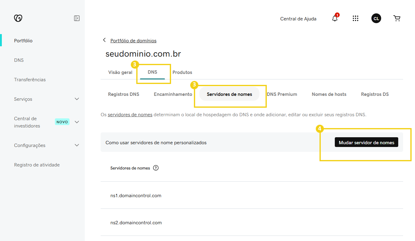Imagem mostra tela de administração da GoDaddy. Na tela, é mostrado a opção "DNS" destacada, seguida de "Servidores de nomes" e um botão de cor preta com título "Mudar servidor de nomes"