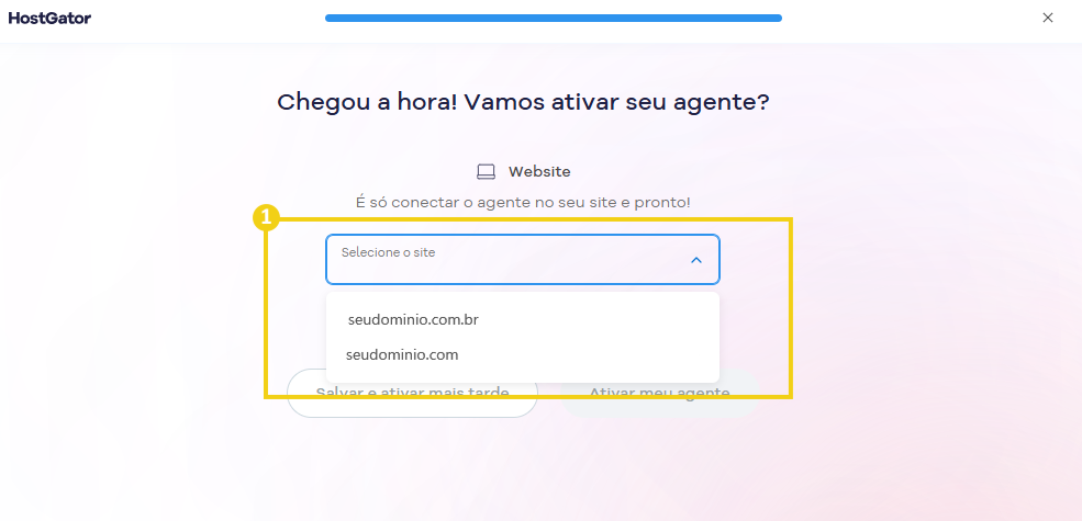 Tela de ativação de agente pelo HostGator com opções para selecionar o site, promovendo facilidade na configuração do suporte online.