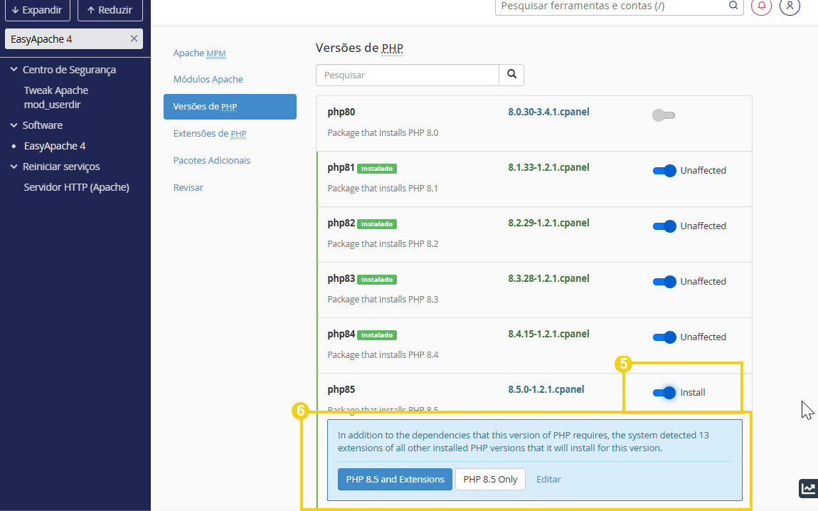 Imagem da tela de versões de PHP do EasyApache 4, destacando o checkbox da versão de PHP
