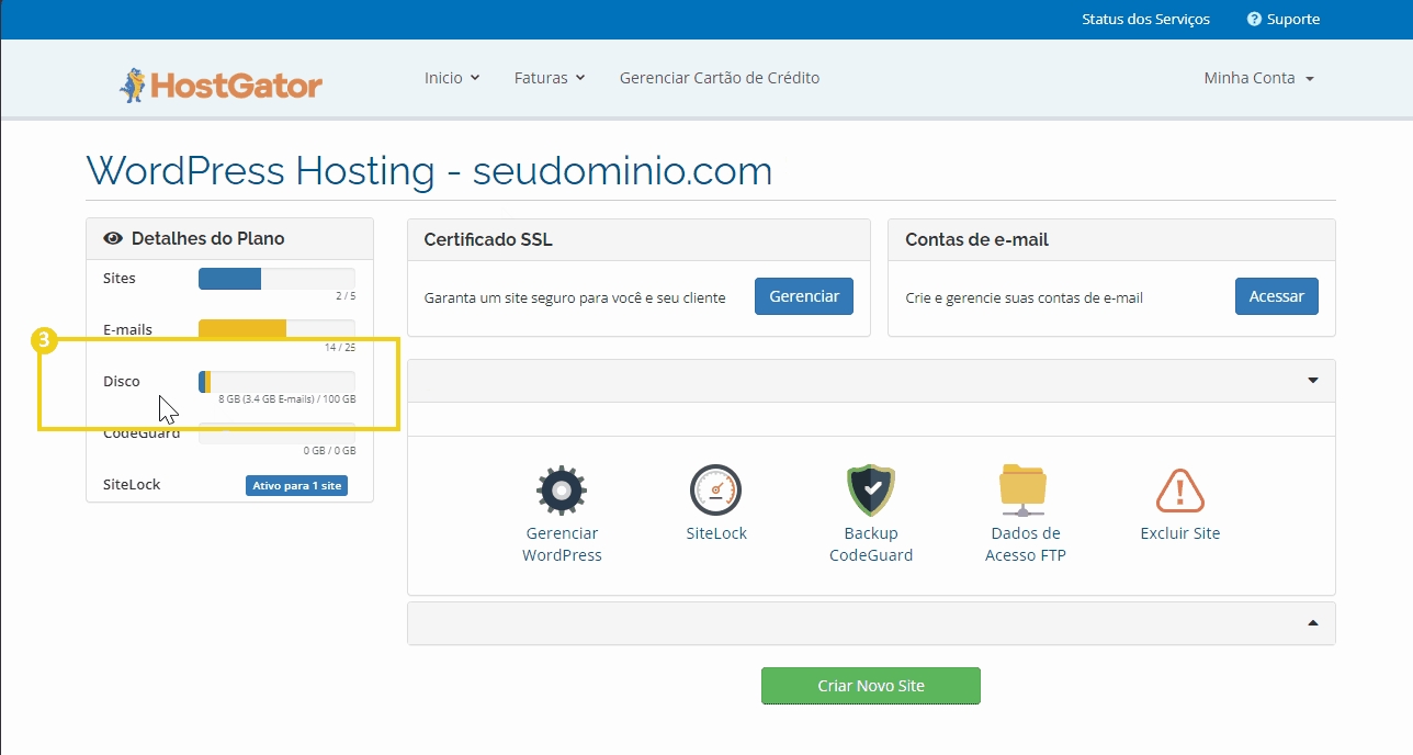 Tela do painel de controle do HostGator mostrando opções de gerenciamento de site, certificados SSL, contas de email, backup e configurações de hospedagem.