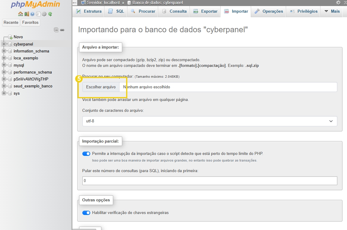 Captura de tela do processo de importação de banco de dados no phpMyAdmin, mostrando opções de seleção de arquivo, importação parcial e configuração de verificação de chaves estrangeiras.