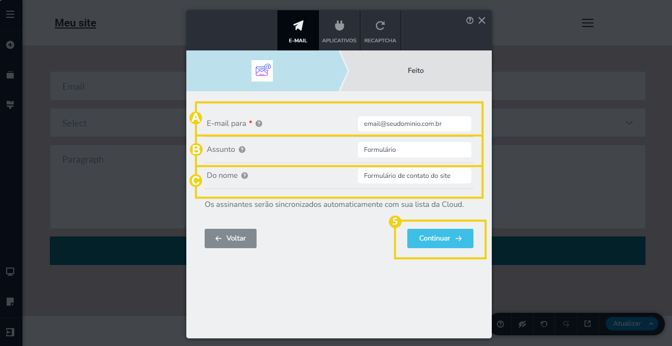 Imagem mostra a tela do editor do Criador de Sites, com marcação nos campos para configurar a integração do e-mail