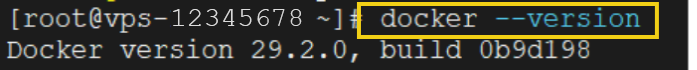 Captura de tela de um terminal exibindo o comando 'docker --version', mostrando a versão 29.2.0 do Docker, em ambiente de desenvolvimento de software.