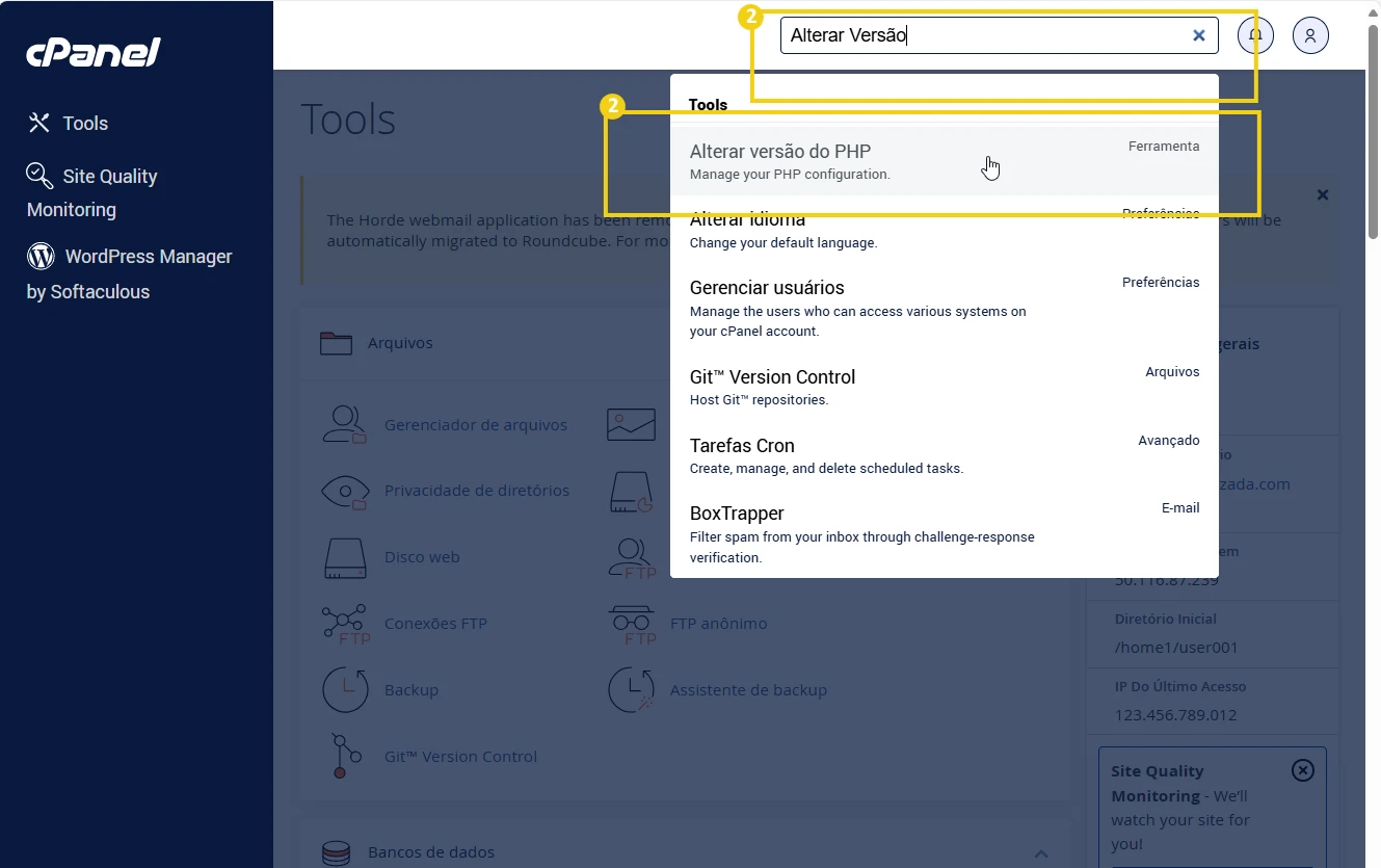 Imagem mostrando a ferramenta de busca no cPanel, com destaque na opção de alterar a versão do PHP. 