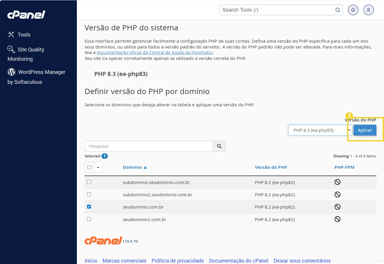 Interface de gerenciamento de versões do PHP no cPanel exibindo a seleção e atualização da versão PHP do domínio, destacando o botão aplicar