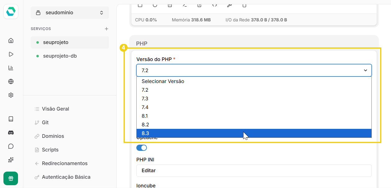 Imagem mostra o campo de seleção de versões de PHP disponíveis no EasyPanel
