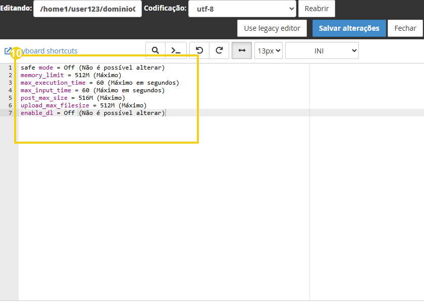 Tela de editor de código com um exemplo de configuração em linguagem C, destacando parâmetros como safe mode, memory_limit e max_execution_time, com janela de edição e botão de salvar no topo.